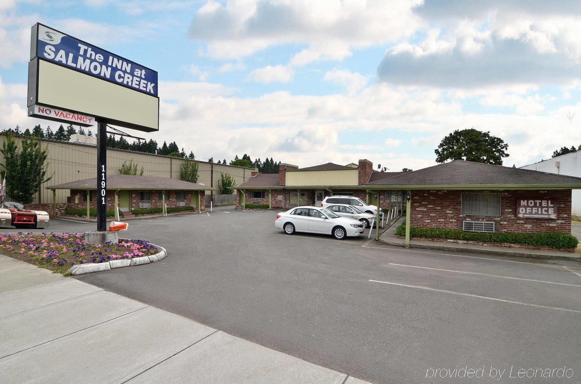 Inn At Salmon Creek Vancouver Exteriör bild